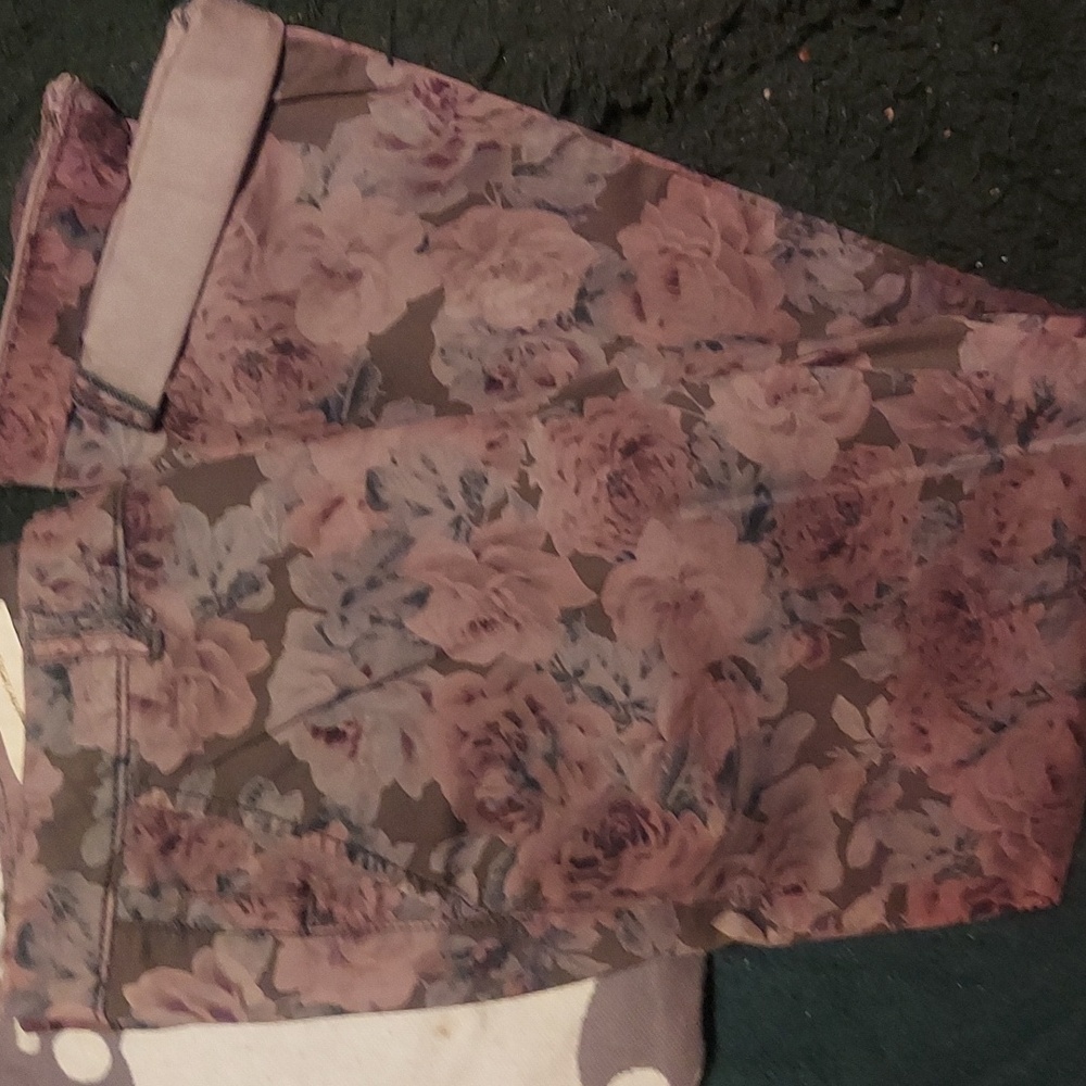 Gorgeous floral cotton trousers by pilcro